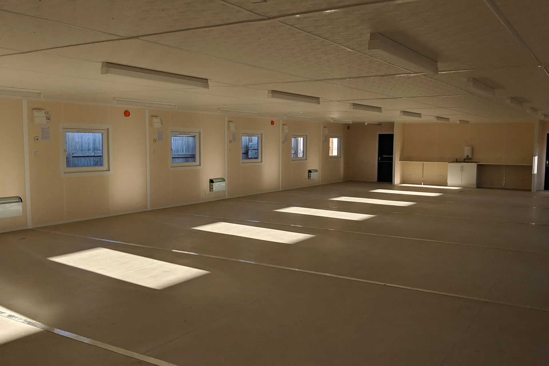 batiment modulaire anti vandalisme (3 baies) batiment modulaire anti vandalisme (3 baies)